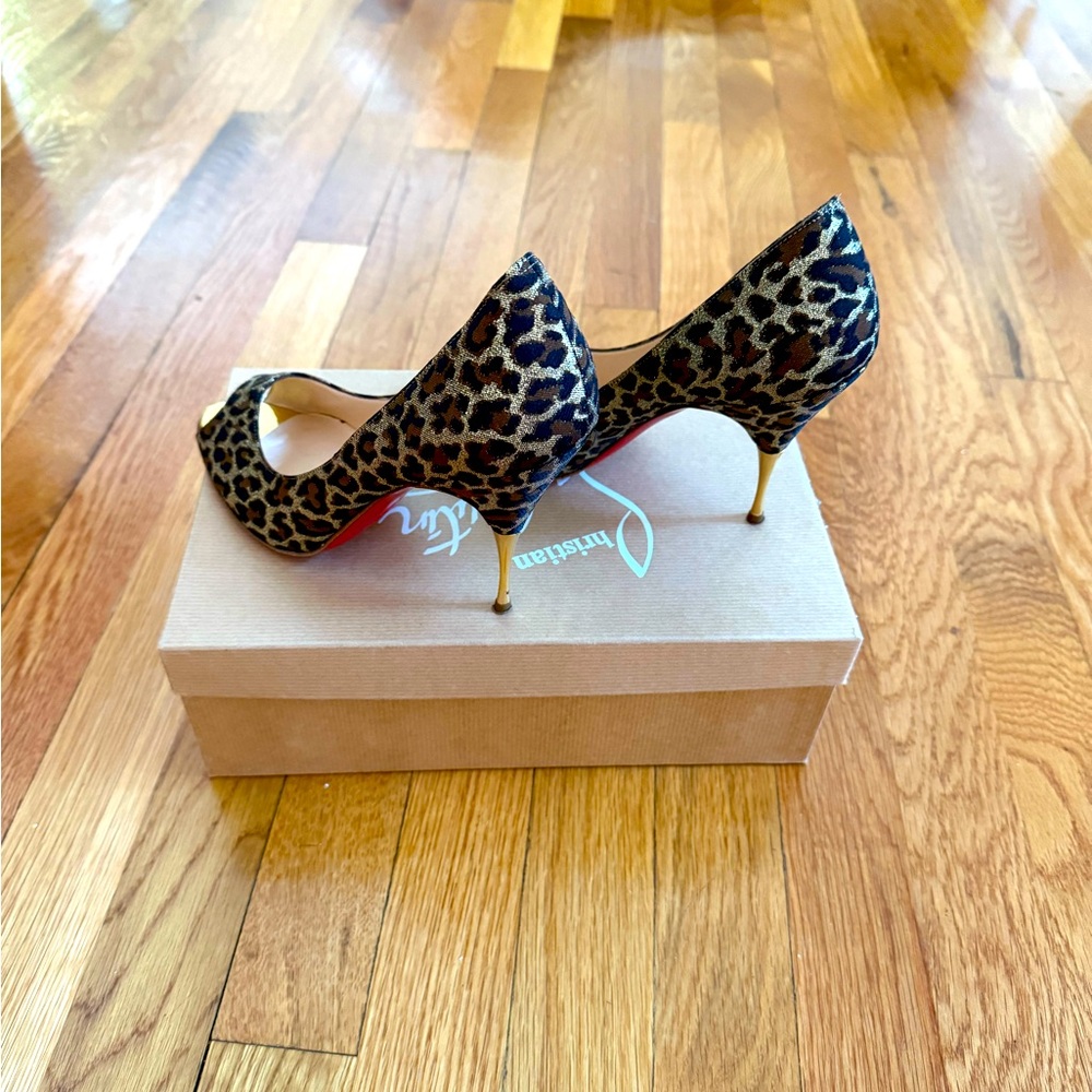 Christian Louboutins size 39 Yoyyospina heels